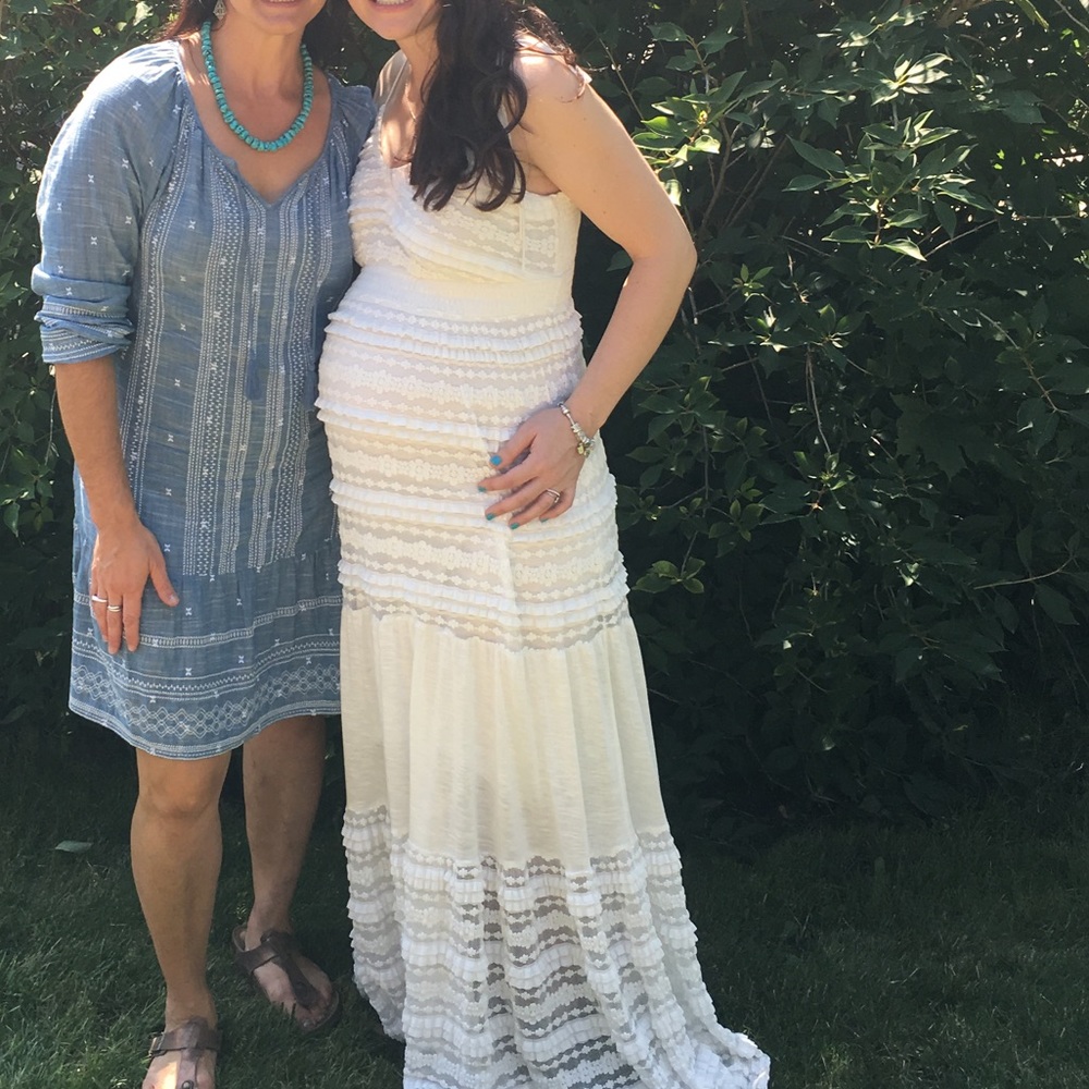 A pea in the pod white lace dress